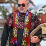 Golden Frieza Epic Peace Out Pose Pattern Wool Scarf